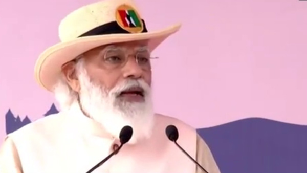 PM Narendra Modi quotes Tamil poet Subramania Bharthi in Gujarath PM Narendra Modi quotes Tamil poet Subramania Bharthi in Gujarath
