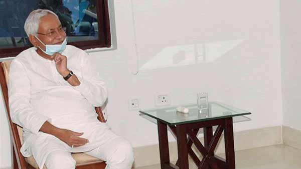 வெளுத்து வாங்கிய நிதிஷ்
