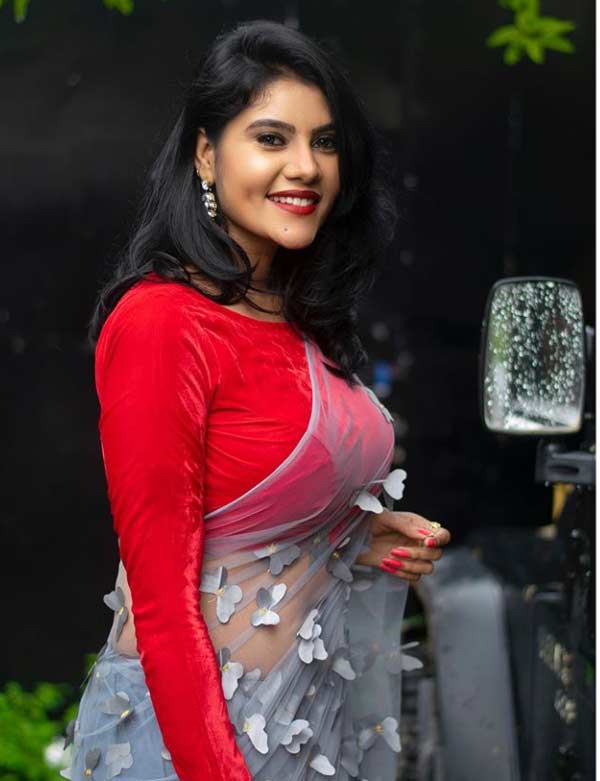 சேலையில் செம