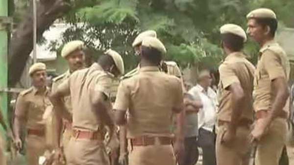 அந்தியூர் போலீசார் பிடித்தனர்