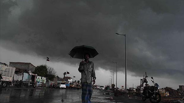 Raining with thunder in Chennai since morning Raining with thunder in Chennai since morning
