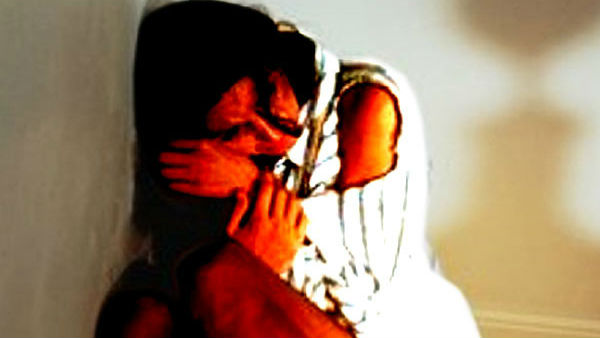 பெட்ரோல் ஊற்றி தகனம்
