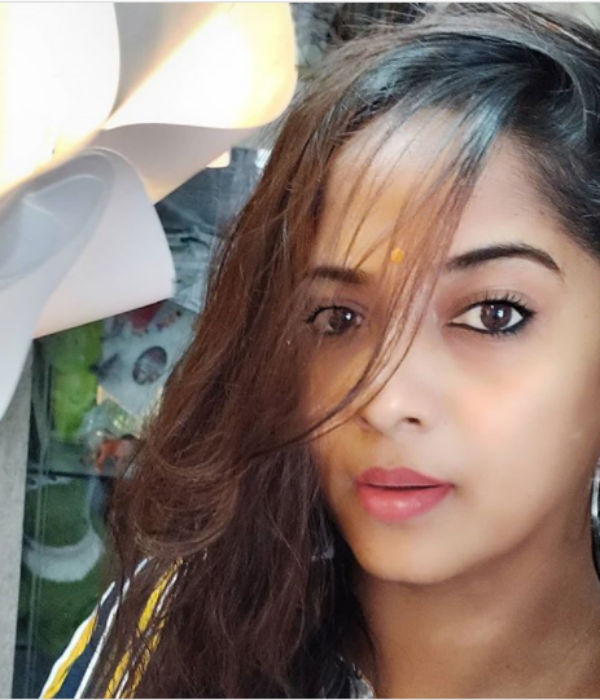 பளிச்சென 100 படம்