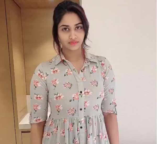போட்டோஸுக்குப் பஞ்சமில்லை