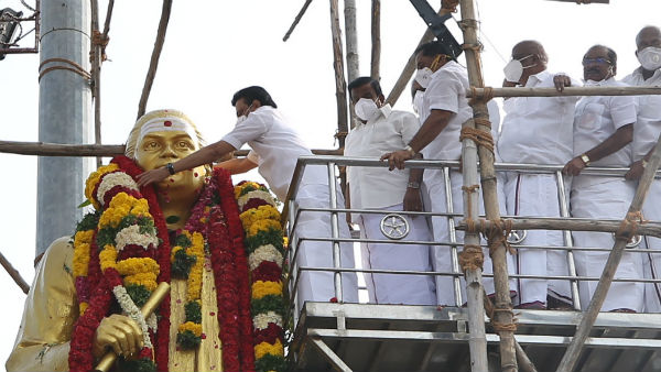 ஸ்டாலின் புகழாரம்
