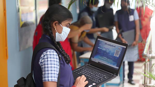 எங்கிருந்தோ வரும் அழுத்தம்