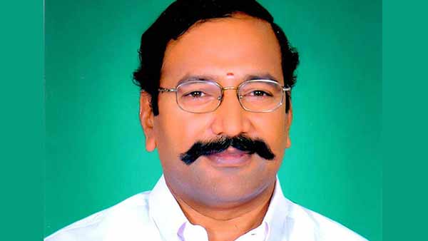 Dmk District Secretaries Conducted Grama sabha meeting in the shade of tree Dmk District Secretaries Conducted Grama sabha meeting in the shade of tree