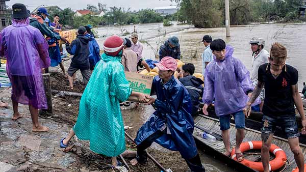 Typhoon Molave hits Vietnam, landslides leave 35 dead Typhoon Molave hits Vietnam, landslides leave 35 dead