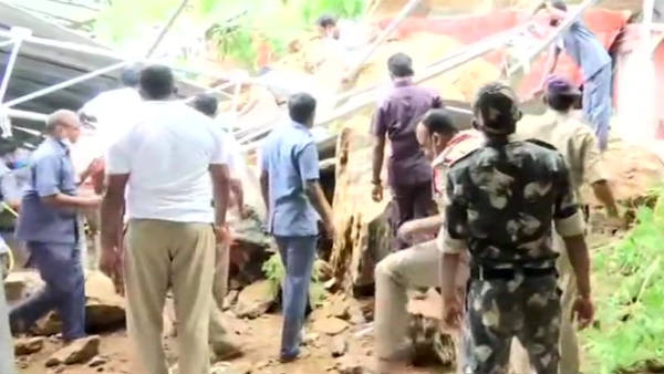 Landslide at Andhra Pradeshs Kanaga Durga temple in Vijayawada Landslide at Andhra Pradeshs Kanaga Durga temple in Vijayawada
