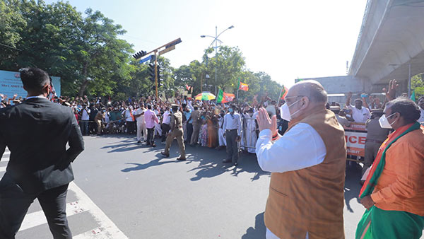கொஞ்சம் கூட்டம் ஜாஸ்தி