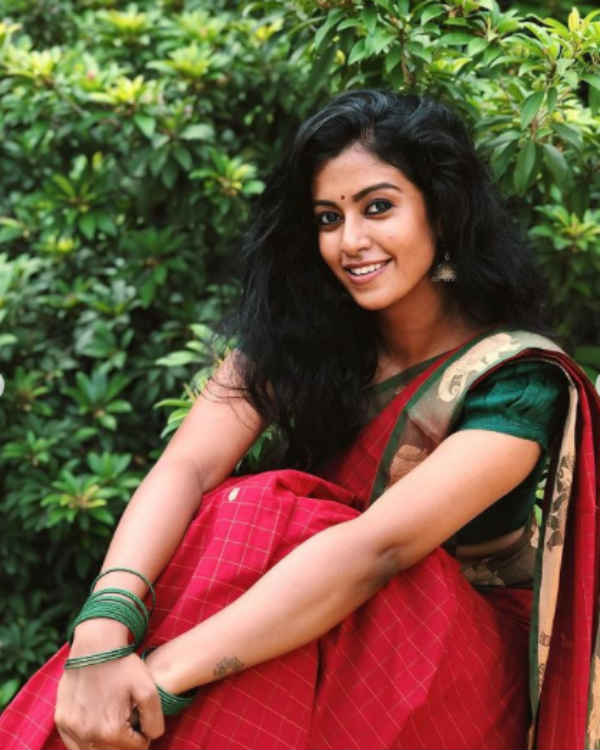 கலரை வைத்து விமர்சனம்