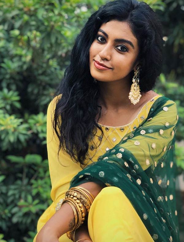 கும்முன்னு இருக்கீங்களே