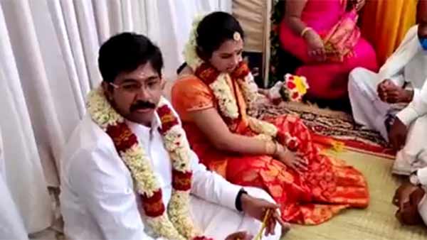காதலை தேடி பயணம்