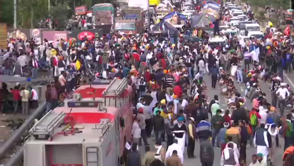 Farmers rally halted in Delhi entrance Farmers rally halted in Delhi entrance