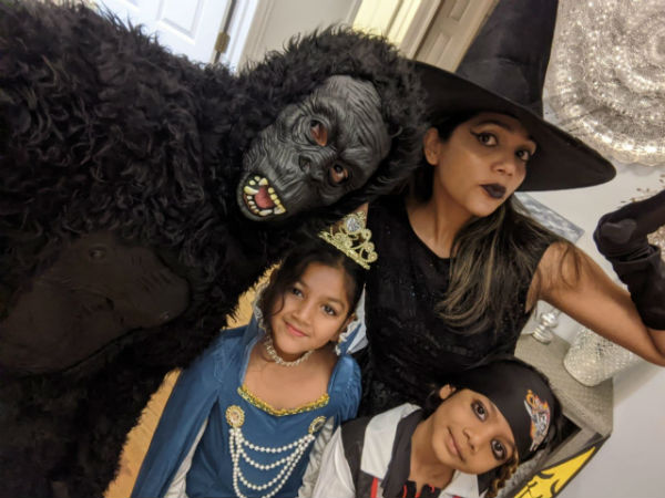 வேஷம் போடும் மக்கள்