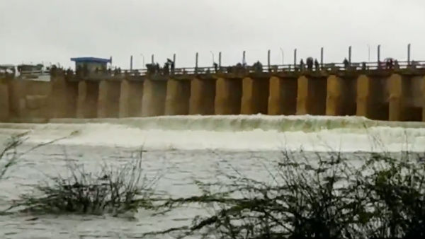 Reduction in water opening in Chembarambakkam Lake from 9,300 feet per second to 5,016 cubic feet Reduction in water opening in Chembarambakkam Lake from 9,300 feet per second to 5,016 cubic feet