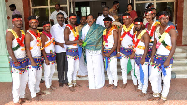 Artists who thanked the TamilNadu Minister for singing folk songs Artists who thanked the TamilNadu Minister for singing folk songs