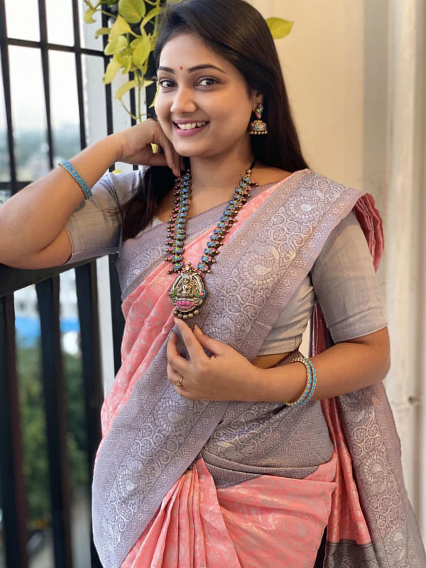 வெளியே போக முடியலையே