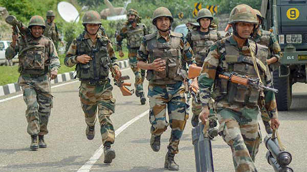 12 people injured in the Grenade attack by terrorists in Pulwama 12 people injured in the Grenade attack by terrorists in Pulwama