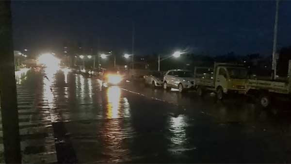 20 feet abyss near Chennai Central Railway Station 20 feet abyss near Chennai Central Railway Station
