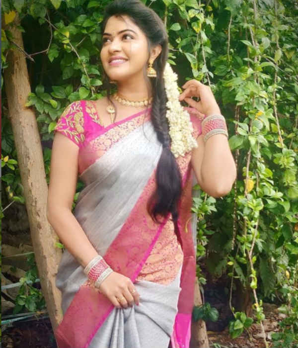கணவருடன் ஜோடி போட்டு