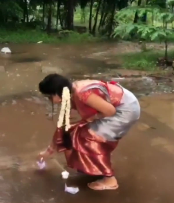 மழை நீரில் கப்பல்