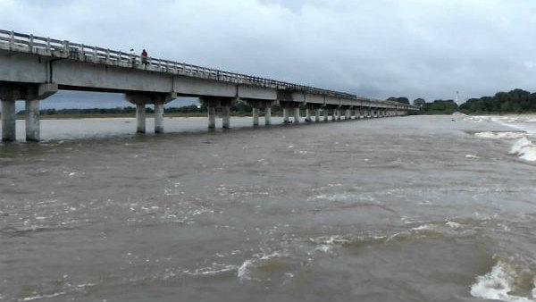 Flood in Palaru River 10,000 cubic feet of water - warning to coastal people Flood in Palaru River 10,000 cubic feet of water - warning to coastal people