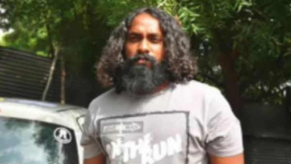 Vellore rowdy arrested by gun point by police when he try escape Vellore rowdy arrested by gun point by police when he try escape