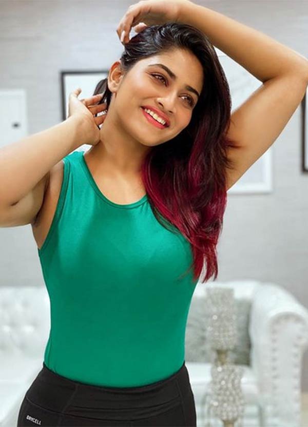 இன்னும் டிரஸ் போடலையா