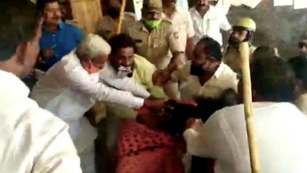 Attack on a female Councilor by BJP leaders in Karnataka Attack on a female Councilor by BJP leaders in Karnataka