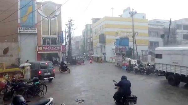 Rain pouring in Madurai city since morning Rain pouring in Madurai city since morning