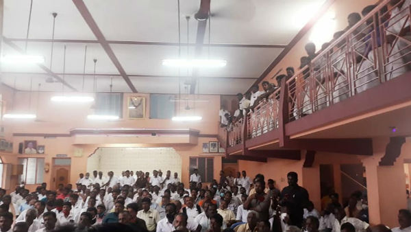 DMK announces Gold Coin for Voters list revision work DMK announces Gold Coin for Voters list revision work
