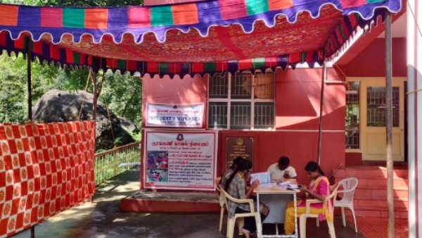Kurangani Police helps students to learn online education Kurangani Police helps students to learn online education