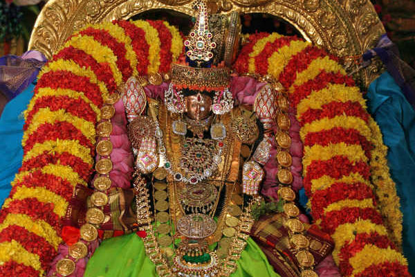 தாயார் எழுந்தருளல்