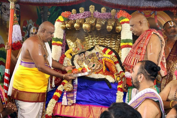 தாயாருக்கு தீர்த்தவாரி