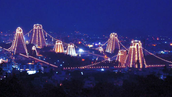 கோவிலில் சாமி தரிசனம்