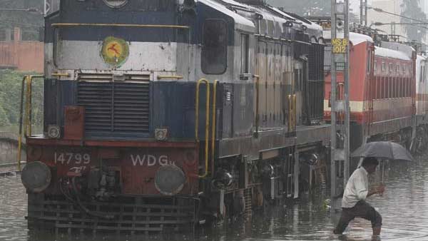 Cyclone Nivar: Train services will be suspended on November 24 and 25th in TN Cyclone Nivar: Train services will be suspended on November 24 and 25th in TN