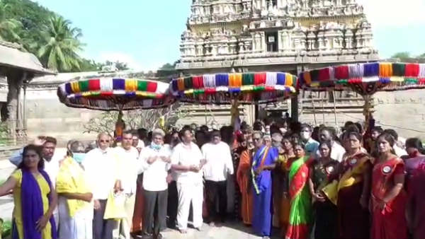 Thirukudai procession from Vellore for Thiruvannamalai Deepam festival Thirukudai procession from Vellore for Thiruvannamalai Deepam festival