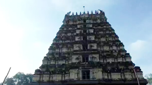 Thirukudai procession from Vellore for Thiruvannamalai Deepam festival Thirukudai procession from Vellore for Thiruvannamalai Deepam festival