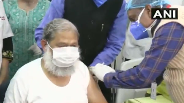Haryana Minister Anil Vij Becomes First Volunteer Of Covaxin Haryana Minister Anil Vij Becomes First Volunteer Of Covaxin
