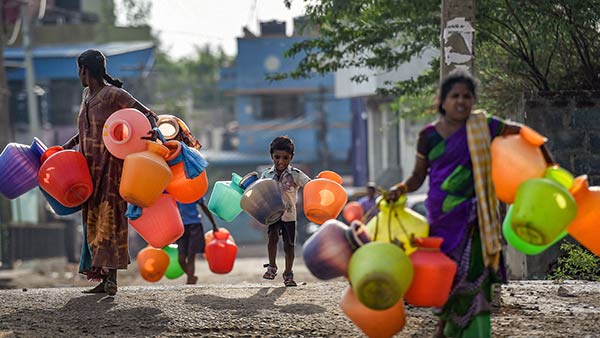 தொழிலாளர் நலன் கேள்விக்குறி