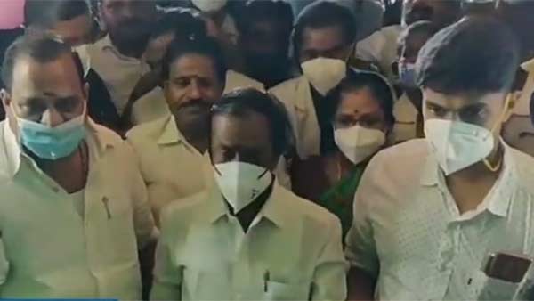 யார் முதலில்?