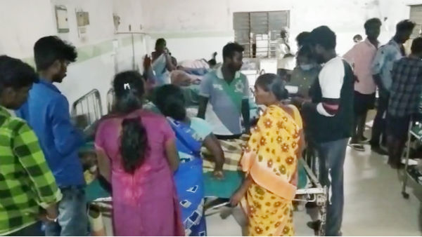 Nine people, including an auto driver, were injured near Ulundurpet Nine people, including an auto driver, were injured near Ulundurpet