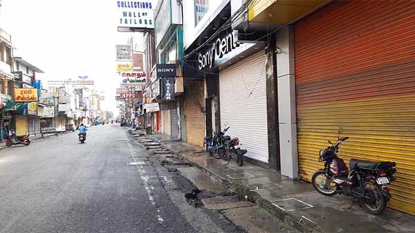 Bharat Bandh: Shops shut, vehicles off the road in Puducherry Bharat Bandh: Shops shut, vehicles off the road in Puducherry