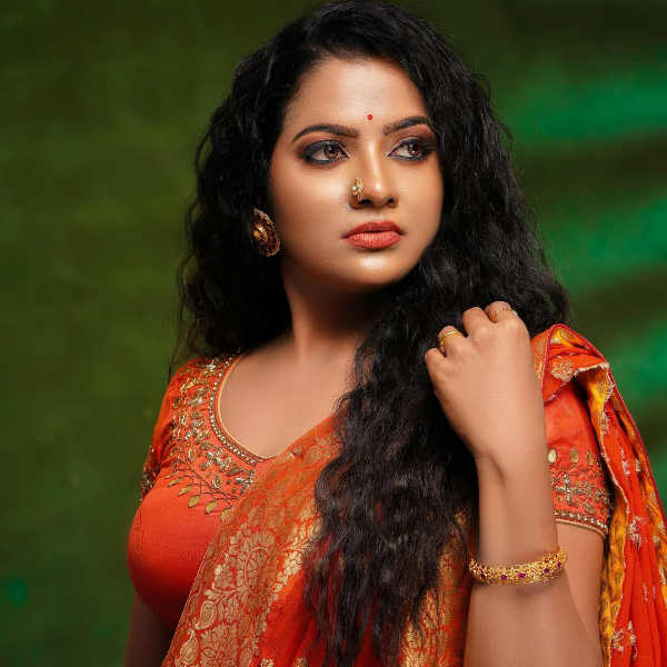 உள்ளுக்குள்ளேயே அழுகை