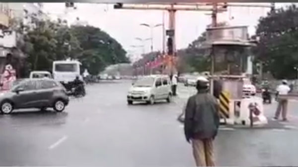 அவினாசி சாலையில் டிராபிக்