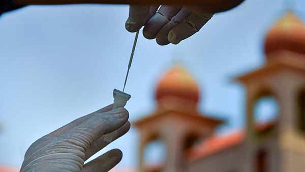 பள்ளிகள் திறப்பு வேண்டாம்