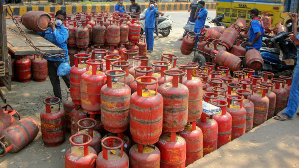 MK Stalin condemns hike in LPG cylinder price MK Stalin condemns hike in LPG cylinder price