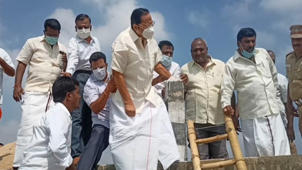 Durai murugan inspects Katpadi Bridge in Vellore Durai murugan inspects Katpadi Bridge in Vellore