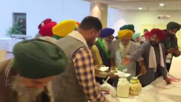 Farmer Leaders Refuse Centre Lunch Offer at Delhi Meeting Farmer Leaders Refuse Centre Lunch Offer at Delhi Meeting